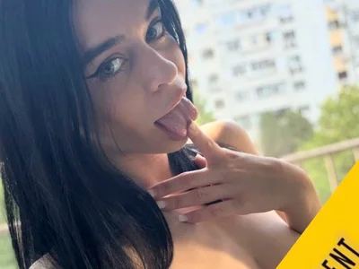 JassyeJoy webcam livesex profile in blue-eyes cams